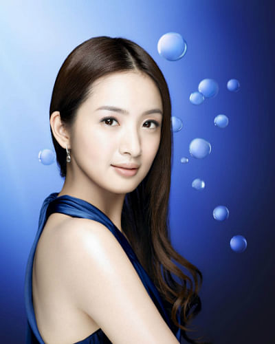 Ariel Lin for Kose